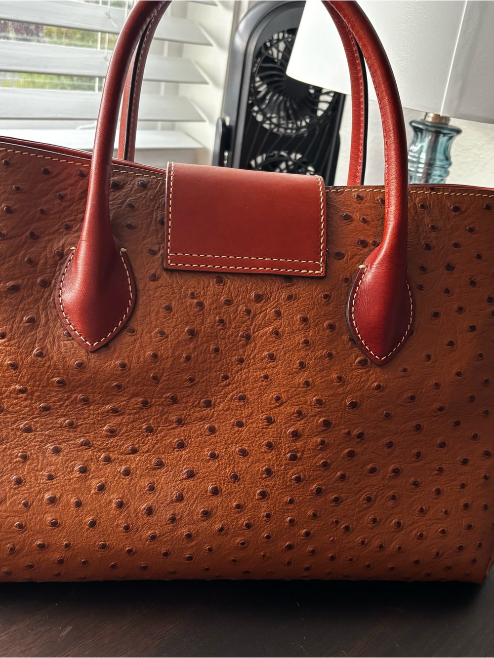 Dooney & Bourke Tan Ostrich-Embossed Leather handbag like NEW - Picture 2 of 6